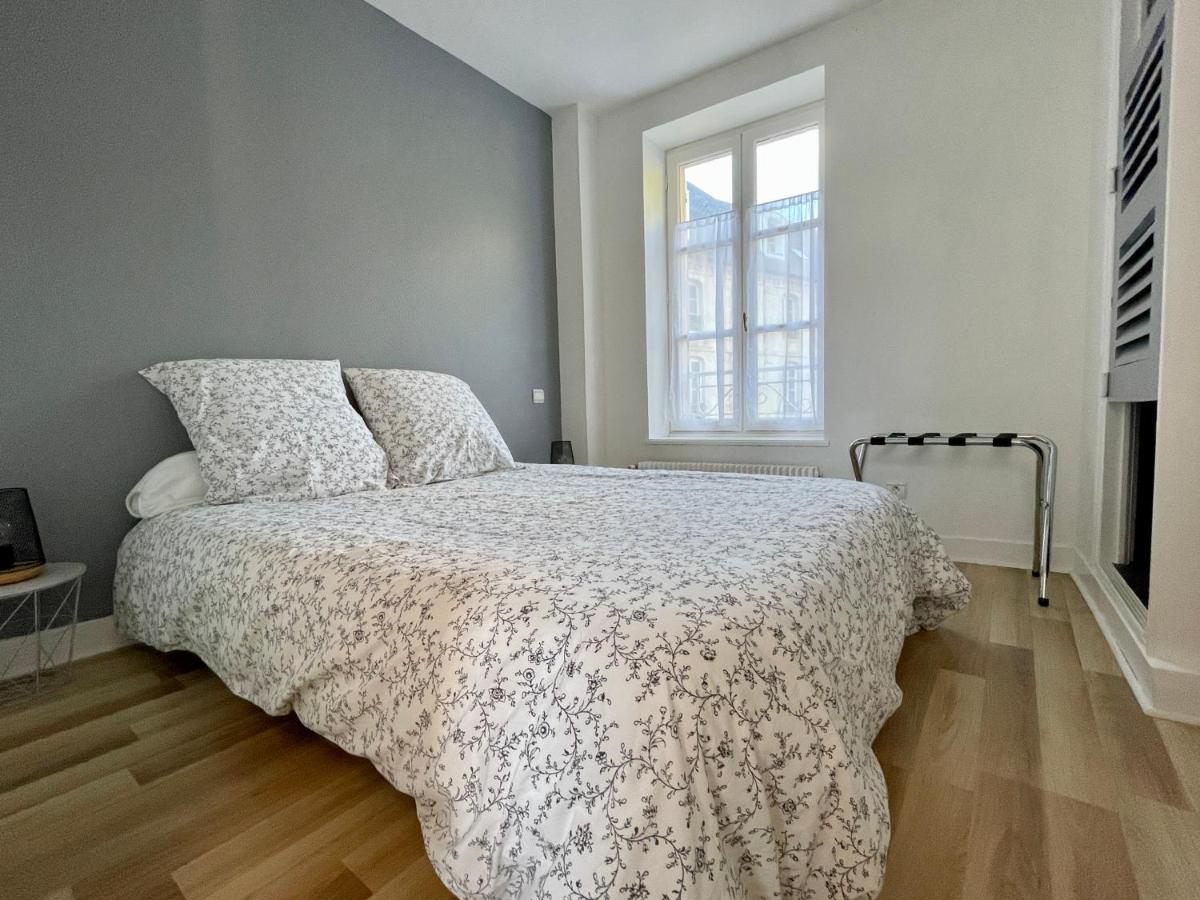 Le Monastere Apartment บาเยอ ภายนอก รูปภาพ