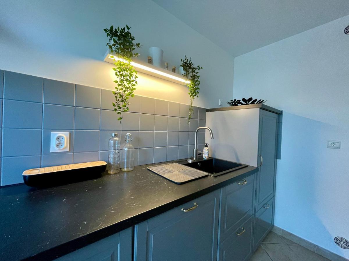Le Monastere Apartment บาเยอ ภายนอก รูปภาพ