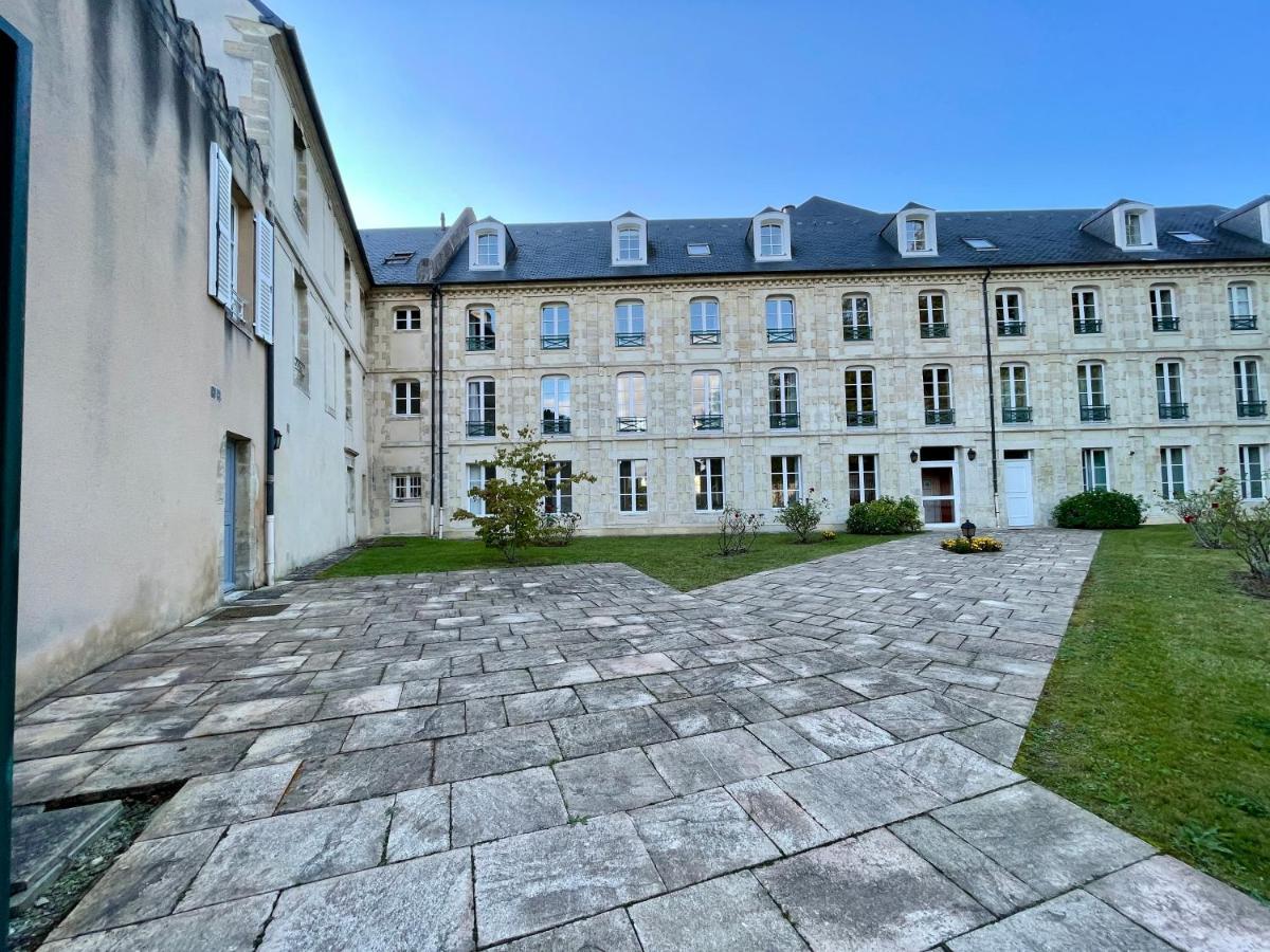 Le Monastere Apartment บาเยอ ภายนอก รูปภาพ